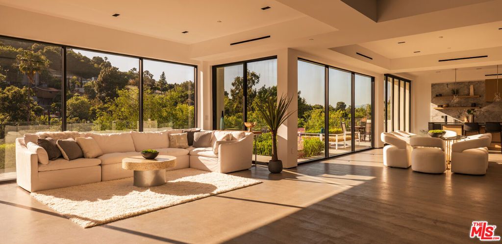 Photo of 3920 Knobhill Drive, Sherman Oaks, CA 91423 (MLS # 26693497)