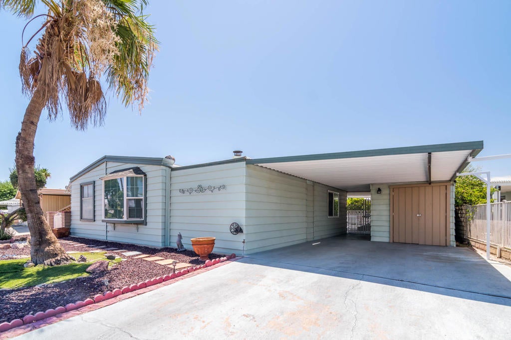 73087 Desert Greens Drive N