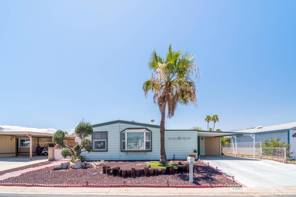 73087 Desert Greens Drive N