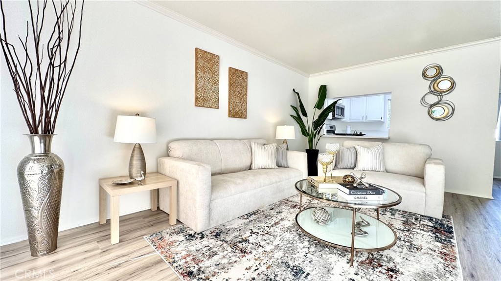 3101 Plaza Del Amo 18