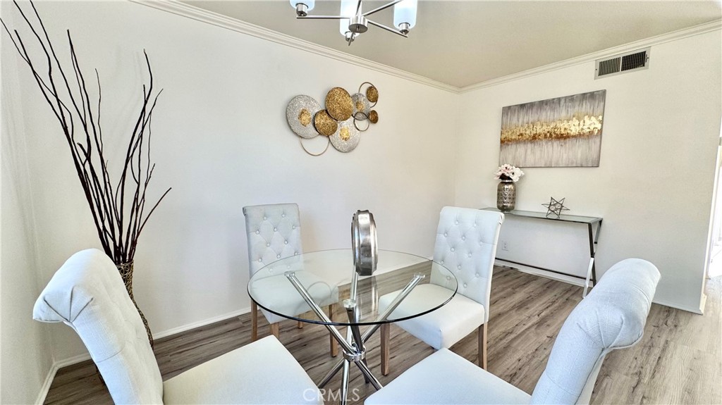 3101 Plaza Del Amo 18