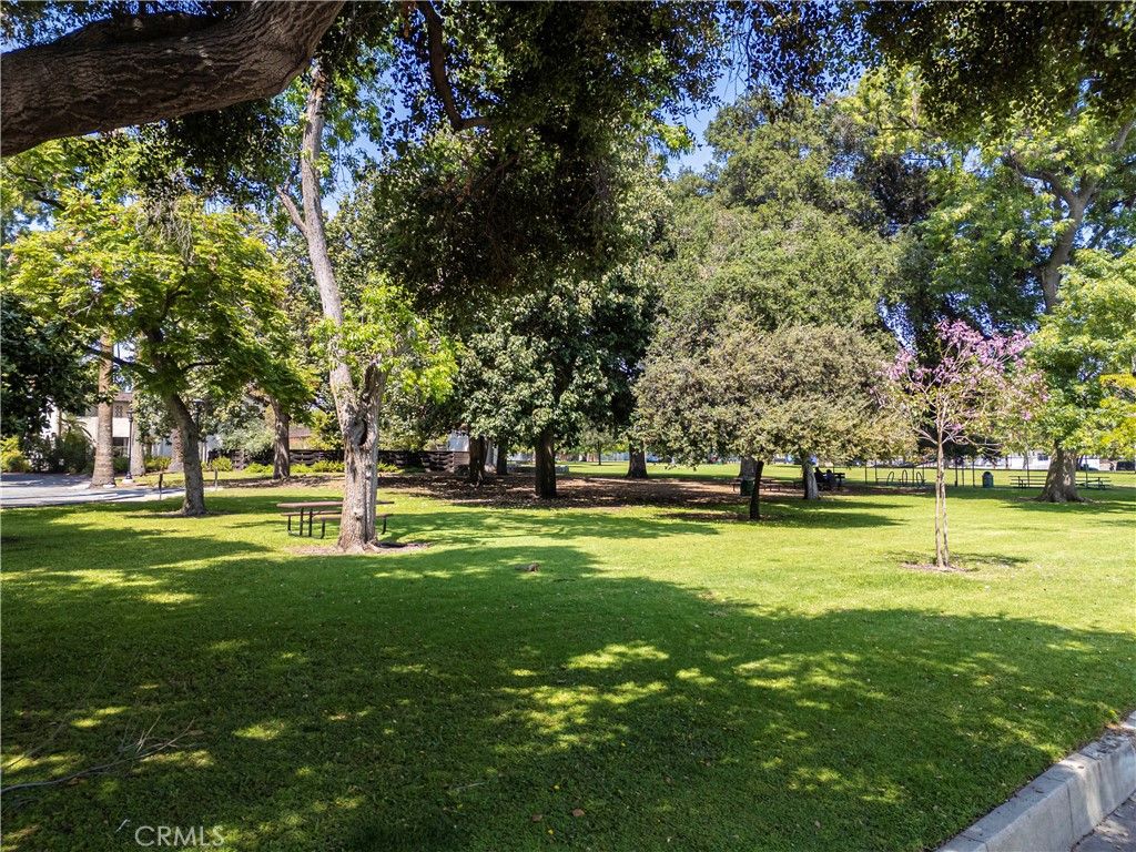 listing image 130727845839981659190