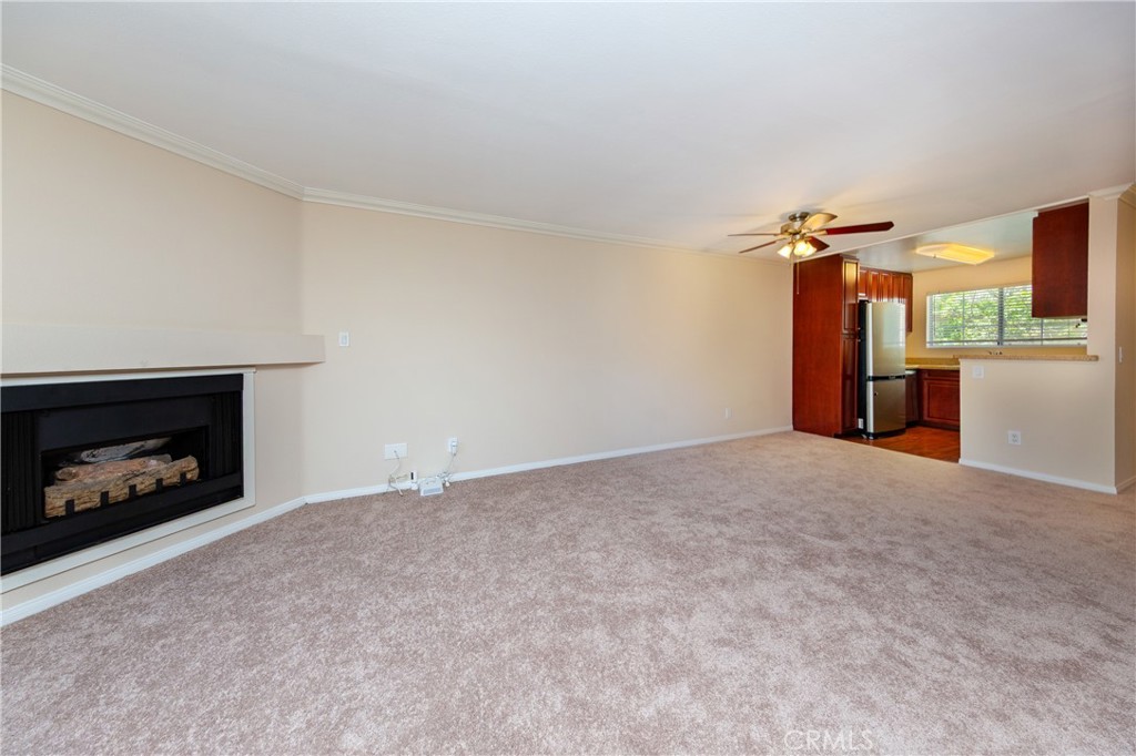 5510 Owensmouth Ave 204