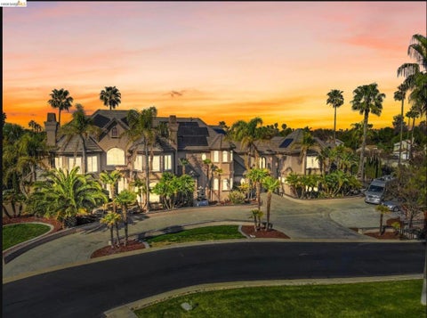 Photo of 2200 Sunset Point PT, Discovery Bay, CA 94513 (MLS # 41146710)