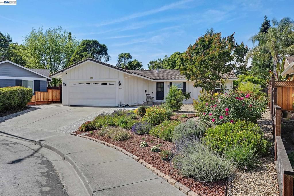 Photo of 318 Almond Ct, San Ramon, CA 94583 (MLS # 41132748)