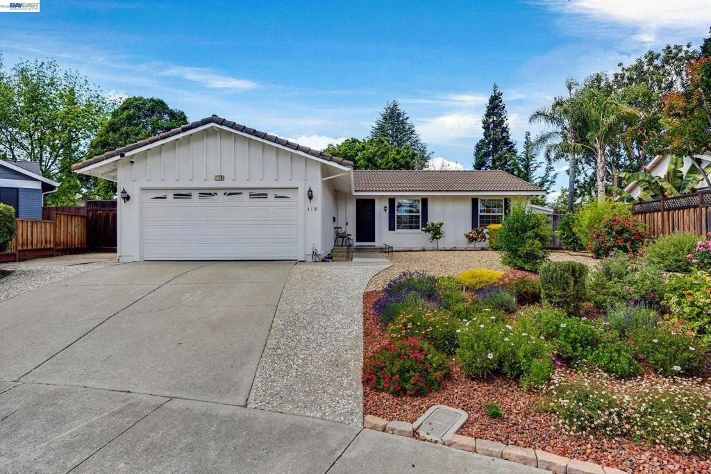 Photo of 318 Almond Ct, San Ramon, CA 94583 (MLS # 41132748)