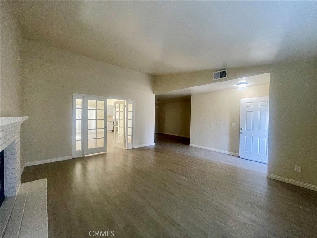 listing image 130721475418145241662