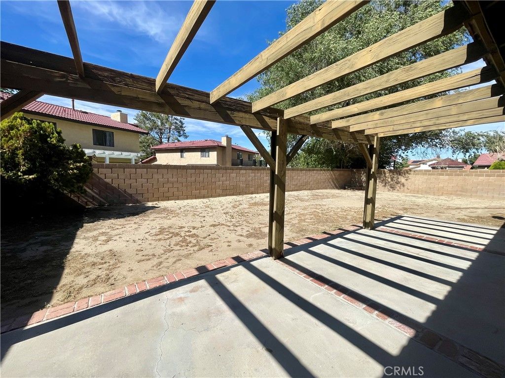listing image 130729216748038874993
