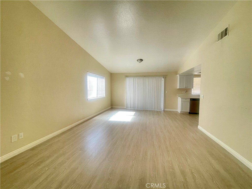Properties 4 1305 Herzel Avenue