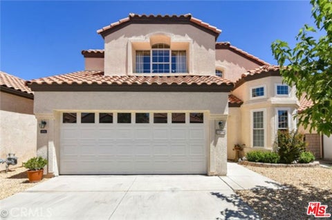 Photo of 19196 Pine Way, Apple Valley, CA 92308 (MLS # 26830463)