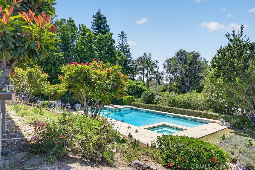 9275 Hidden Valley