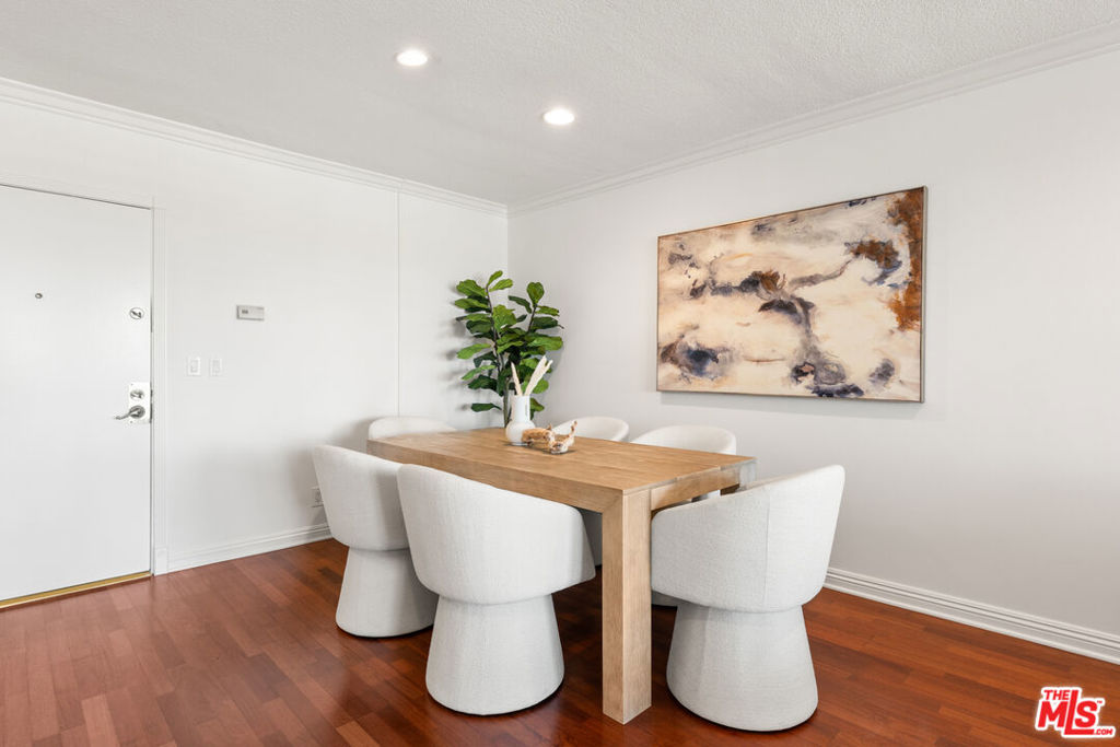 8640 Gulana Avenue K3017