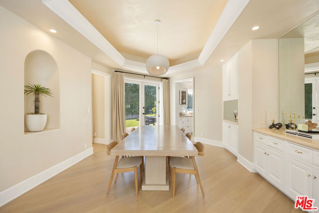 Photo of 1424 N Doheny Drive, Los Angeles, CA 90069 (MLS # 25609735)