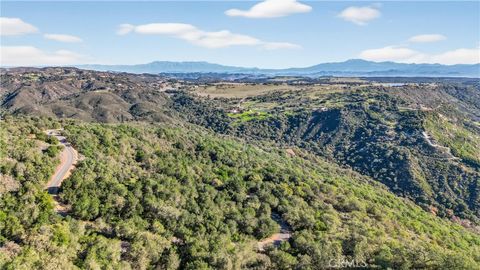 Photo of 0 Avenida Perla Bonita, Murrieta, CA 92562 (MLS # SW26119223)
