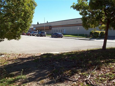 Photo of 554 Flinn Avenue, Moorpark, CA 93021 (MLS # SR25256231)