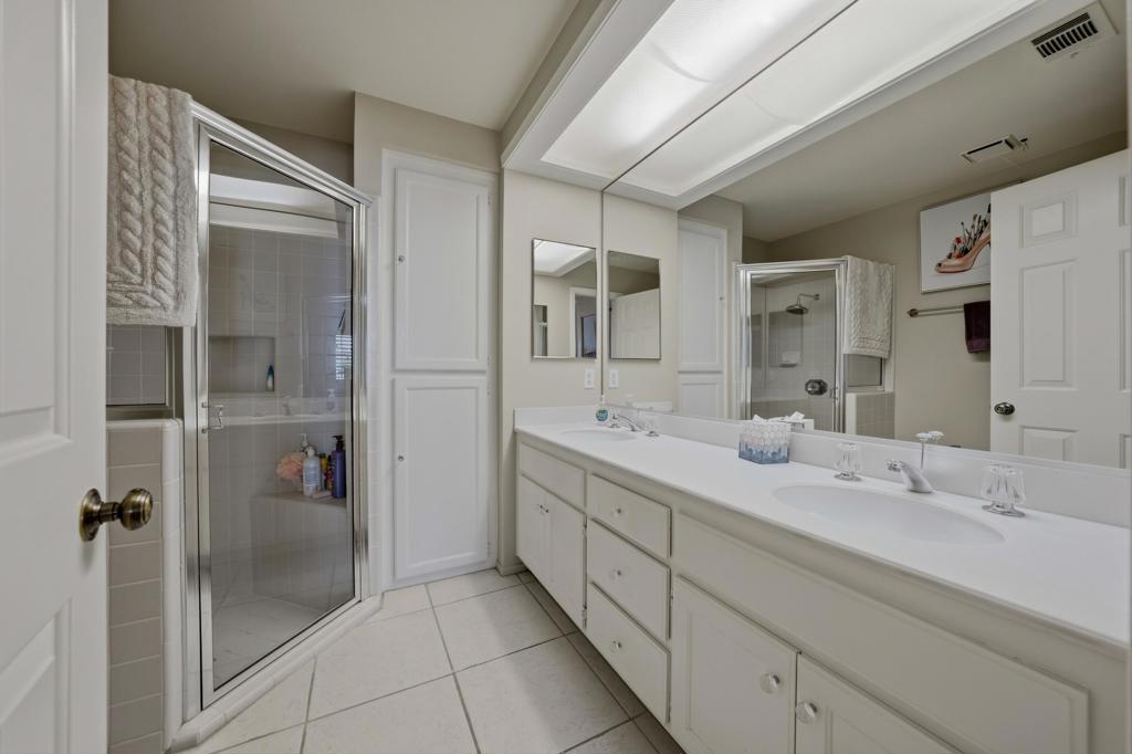 The Lakes Country Cl - Residential