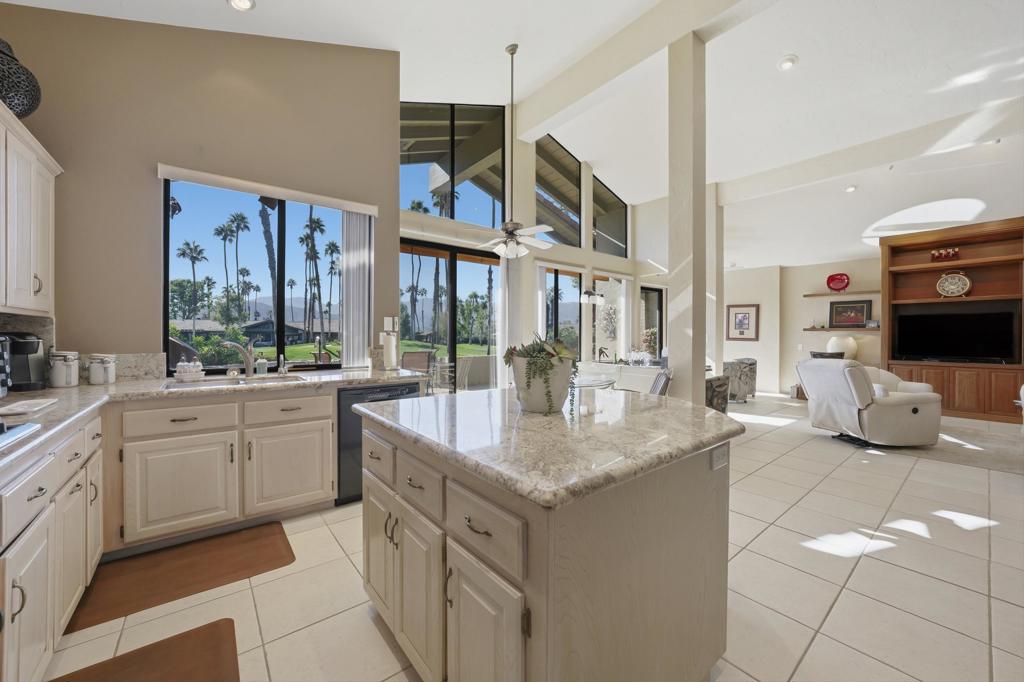 The Lakes Country Cl - Residential