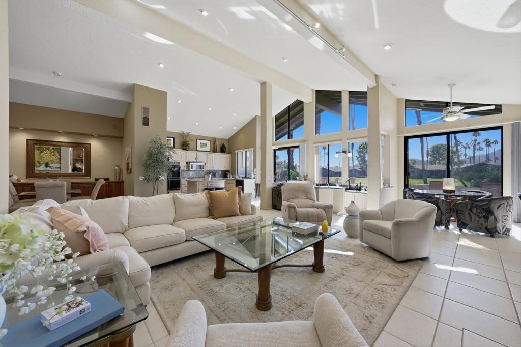 The Lakes Country Cl - Residential