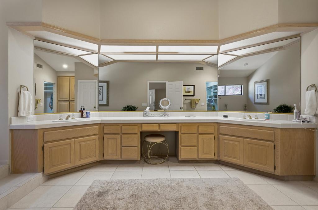 The Lakes Country Cl - Residential