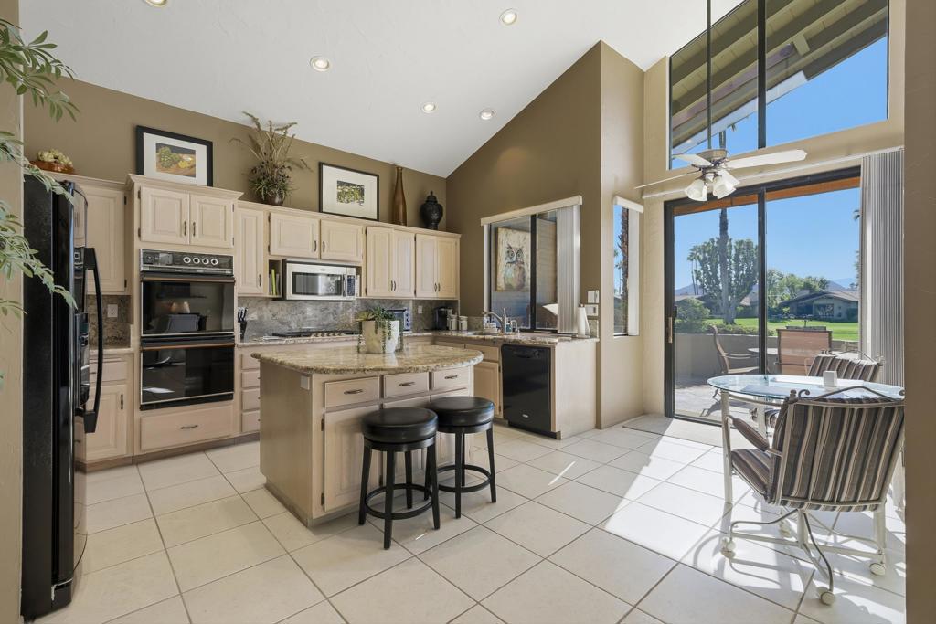 The Lakes Country Cl - Residential