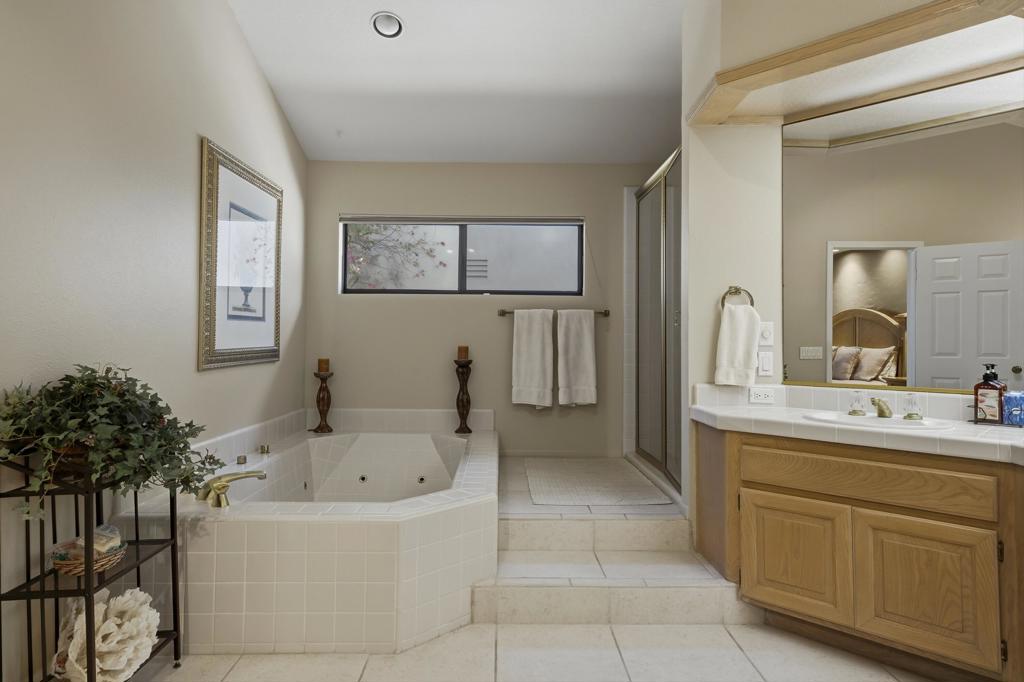 The Lakes Country Cl - Residential