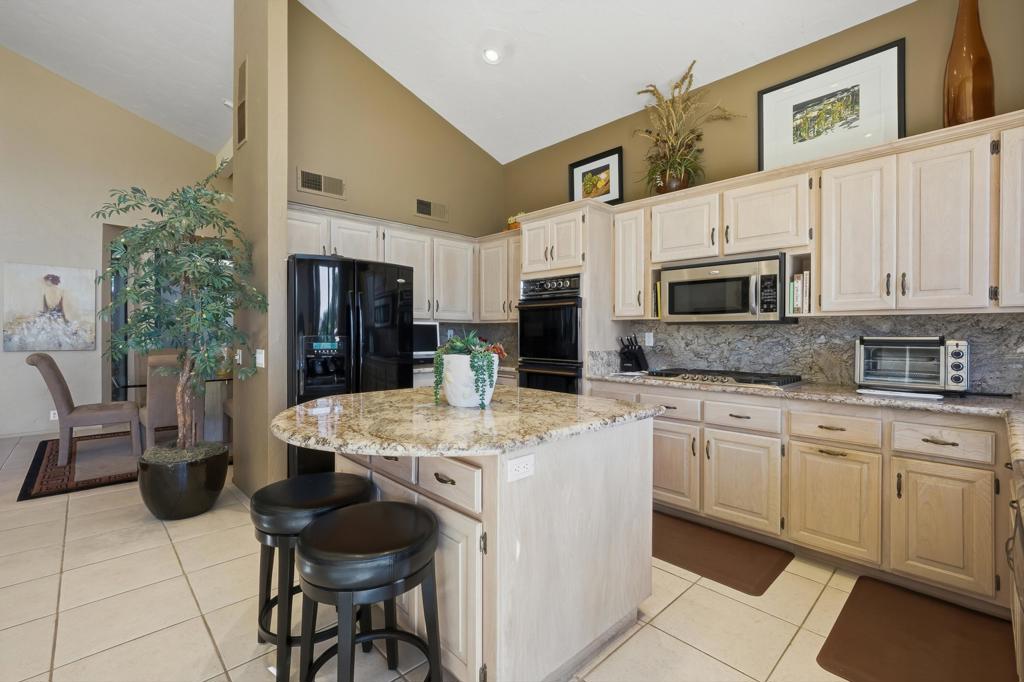 The Lakes Country Cl - Residential