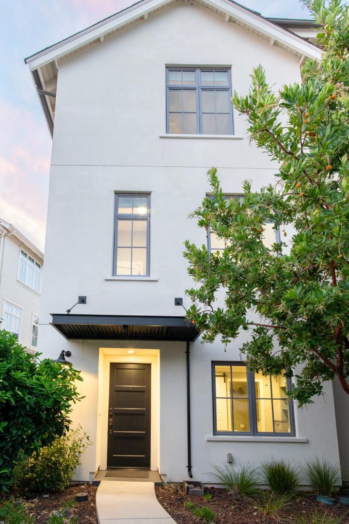 100 Lottie Lane