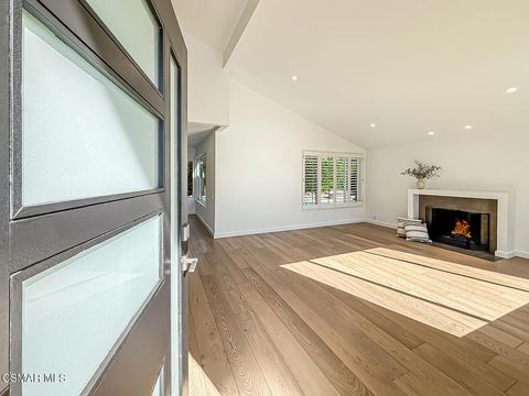 Photo of 1915 Woodside Drive, Thousand Oaks, CA 91362 (MLS # 226001219)