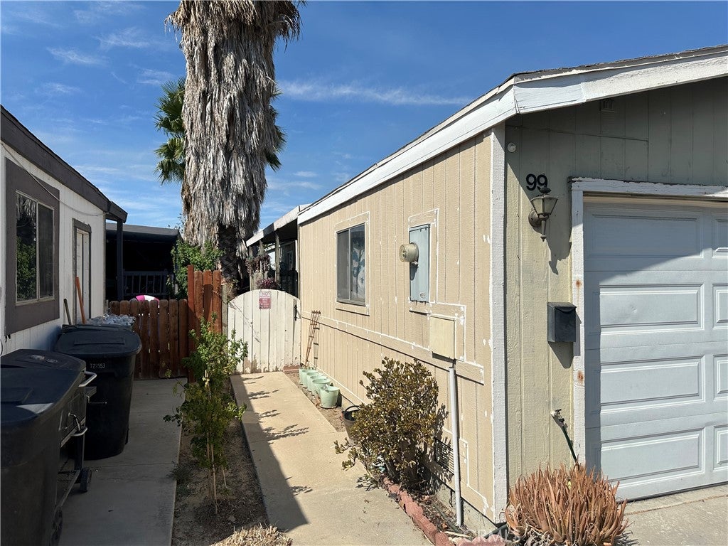 80 E Dawes Street 99