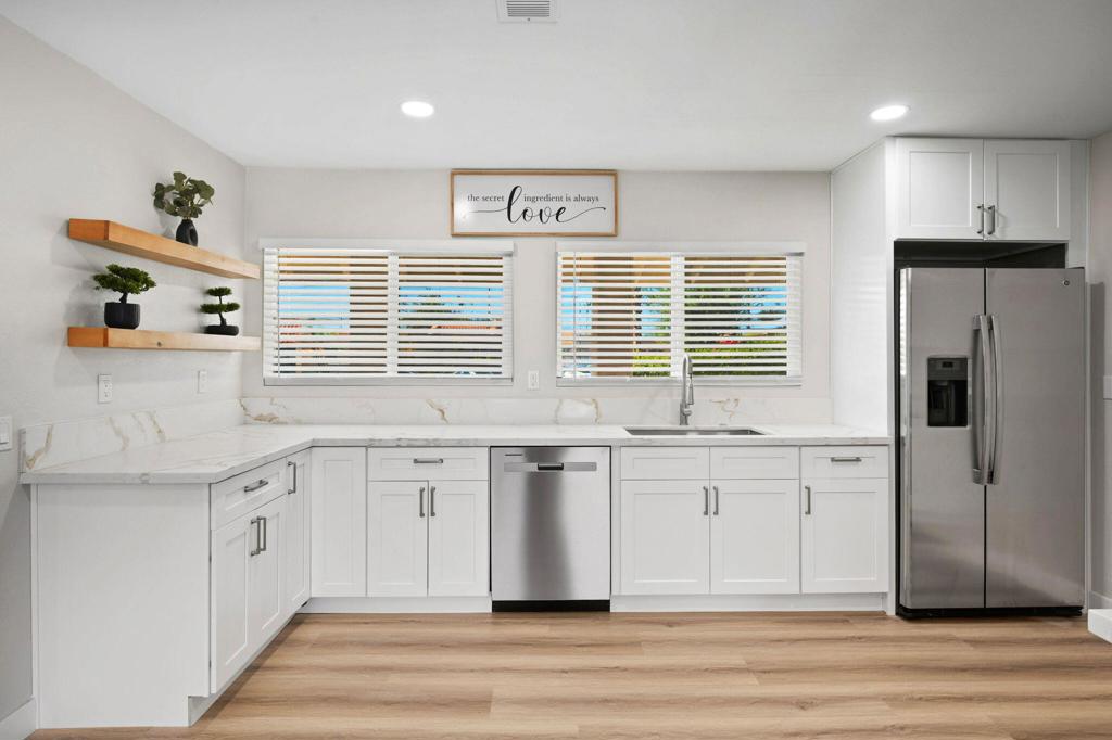 82142 W Solar Court