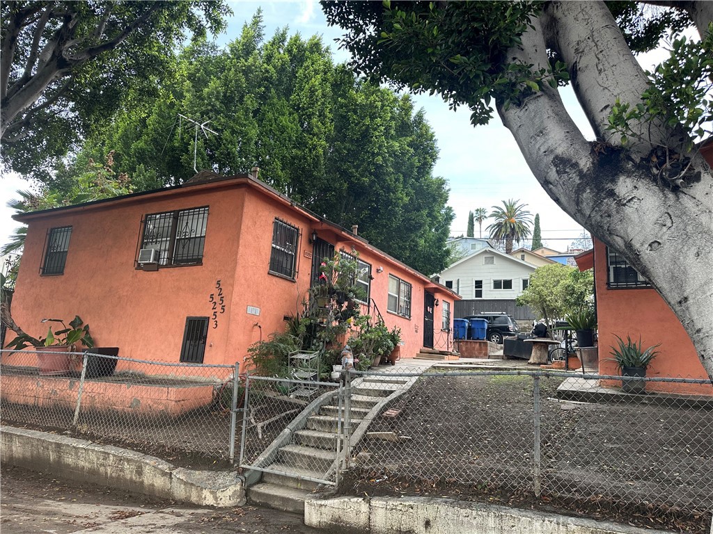 5253 N Huntington Dr. Drive N