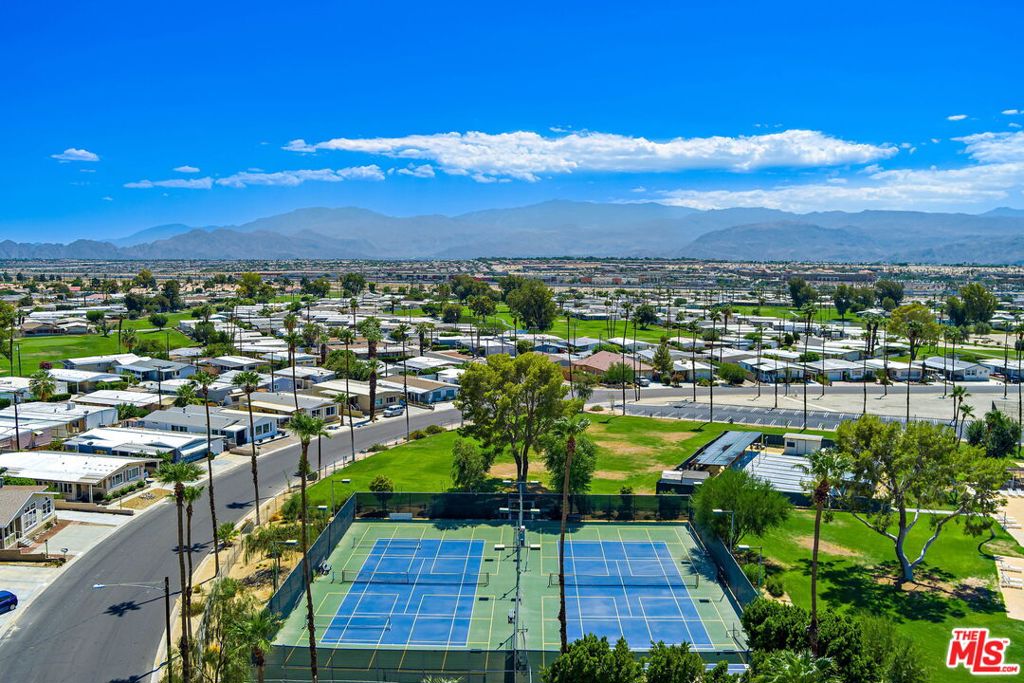 Tri-Palm Estates - Manufactured In Park
