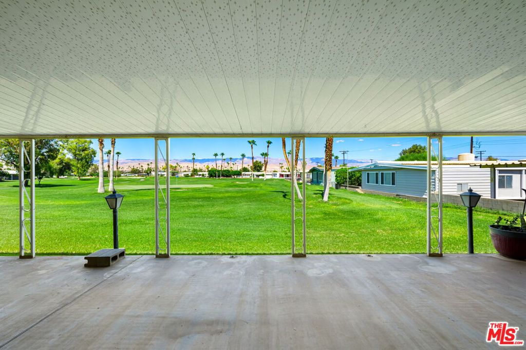 Tri-Palm Estates - Manufactured In Park