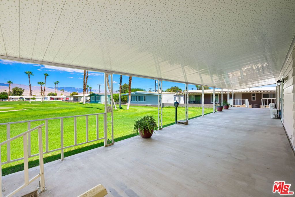 Tri-Palm Estates - Manufactured In Park