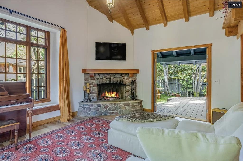 Photo of 1225 Roosevelt Ln Ln, Laguna Beach, CA 92651 (MLS # OC26178292)