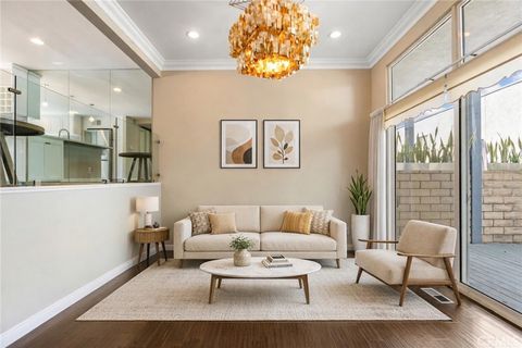 Photo of 4425 W Sarah St, Burbank, CA 91505 (MLS # SR26058291)