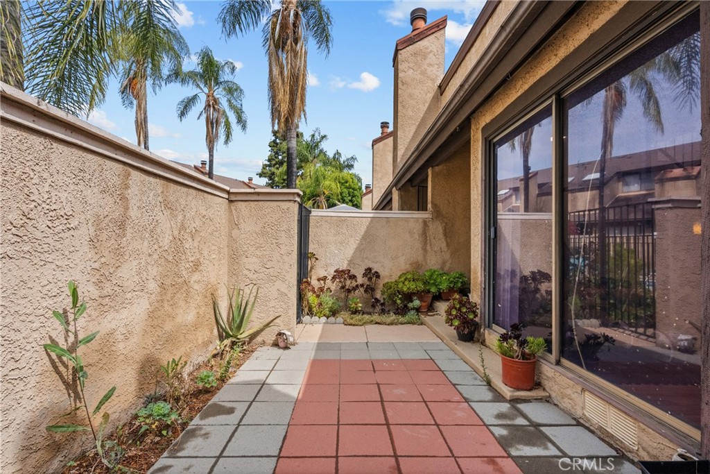 14401 Plummer