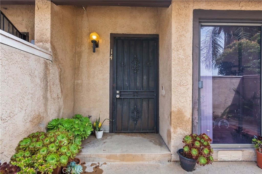 14401 Plummer