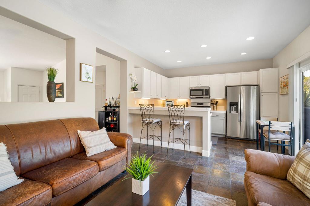 Flora Vista - Residential