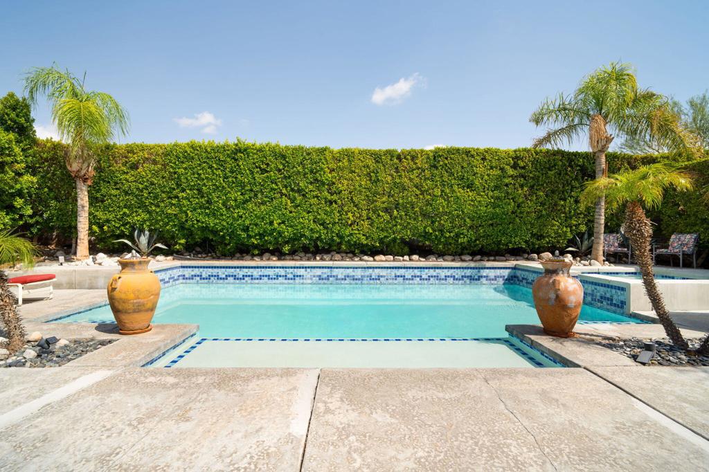 Flora Vista - Residential