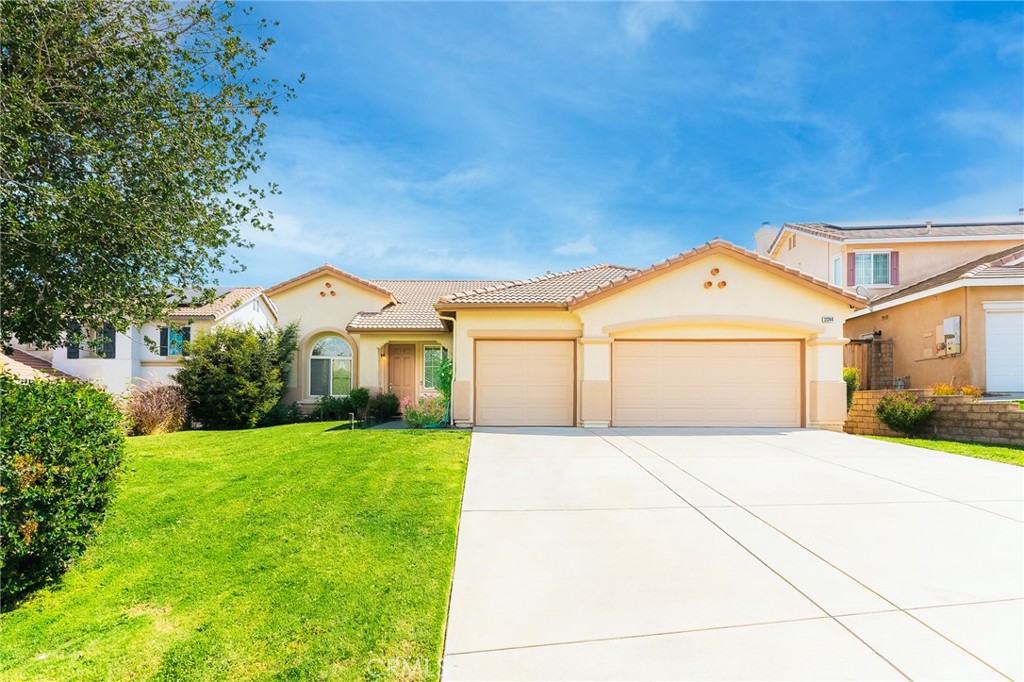 Great single story-turn key home. 4 bedroom, 2 bath, 1883 square feet. located in the beautiful city of Menifee. This home is in a private cul-de-sac. The room off the main living room is currently being used as an office, or use as a 4th bedroom. Open kitchen with the Family room with backyard patio. 3 car garage with a large driveway. Back yard is nicely landscaped, perfect for entertaining. Low HOA fees. Close access to the 215 freeway.