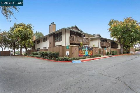 Photo of 2405 Sunny Ln #3, Antioch, CA 94509 (MLS # 41119082)