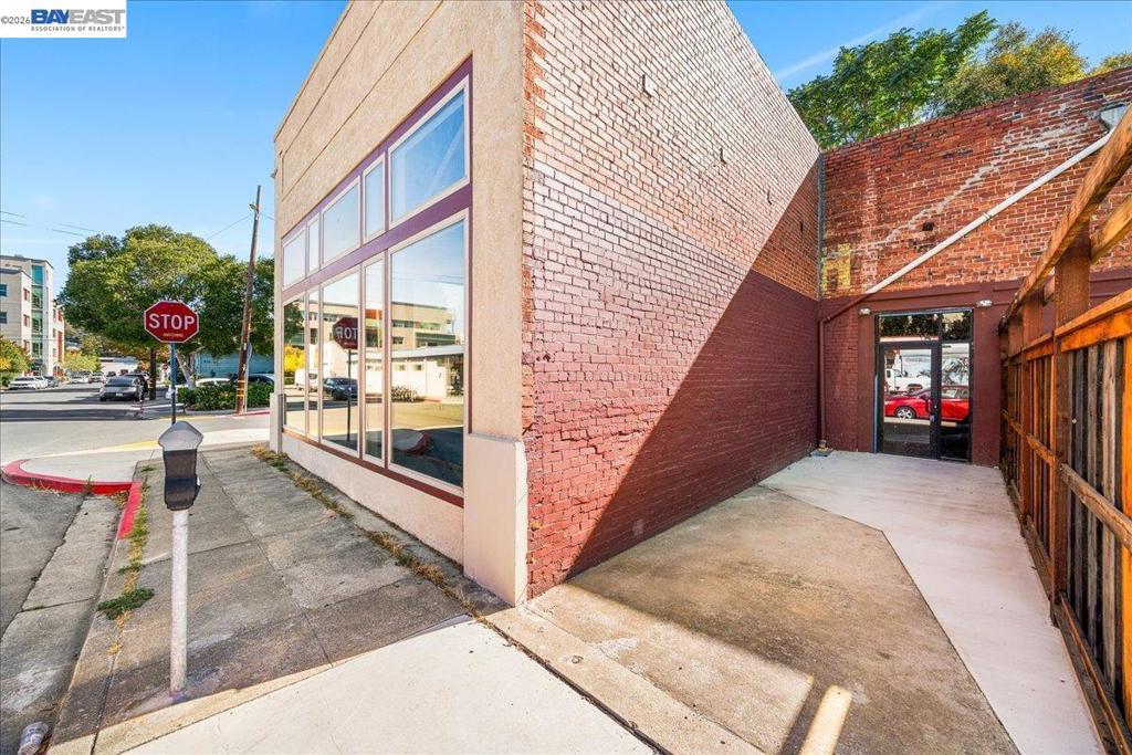 908 Ferry Street