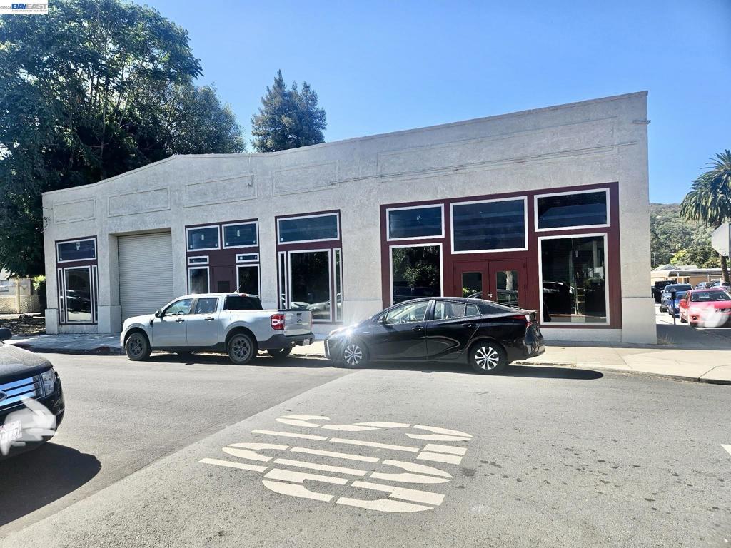 908 Ferry Street