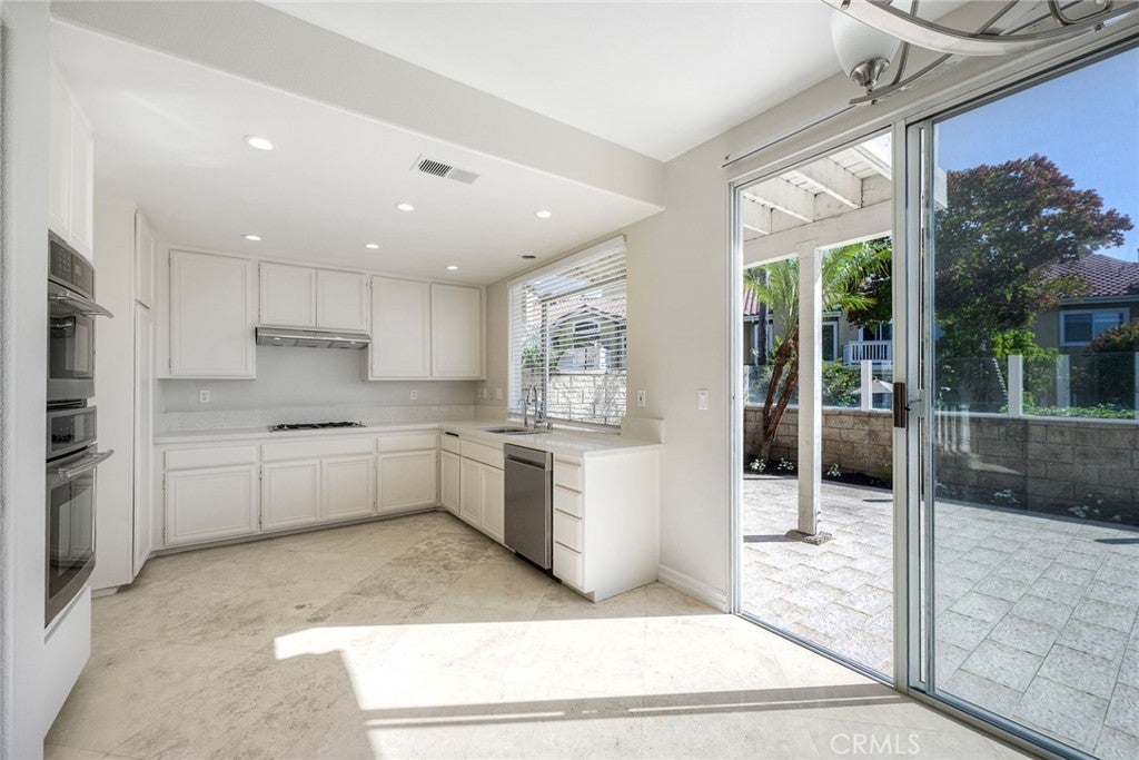123 GAUGUIN, Aliso Viejo CA 92656 - Photo 16