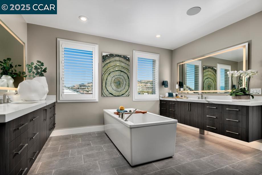 2170 Via Santa Elena