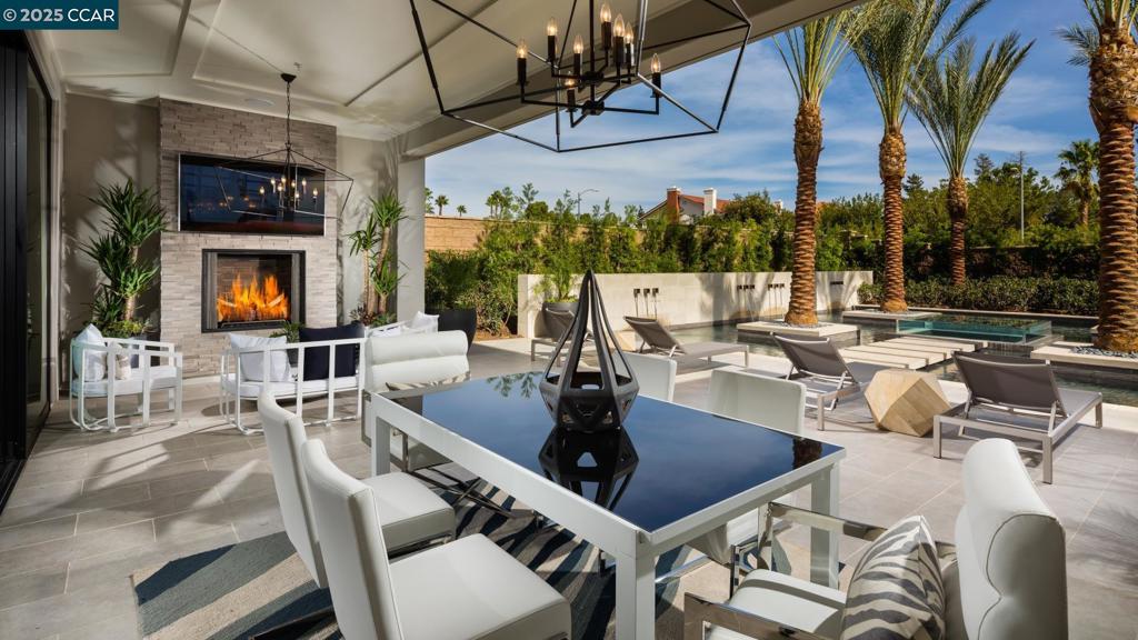 2170 Via Santa Elena