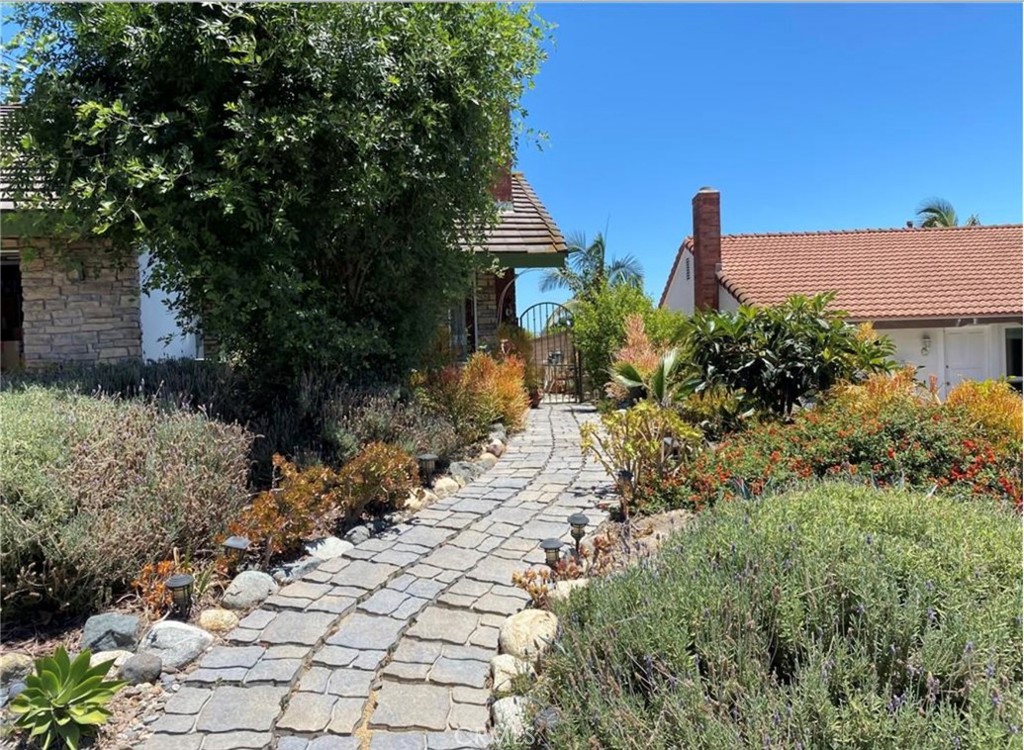 25522 Mackenzie Street