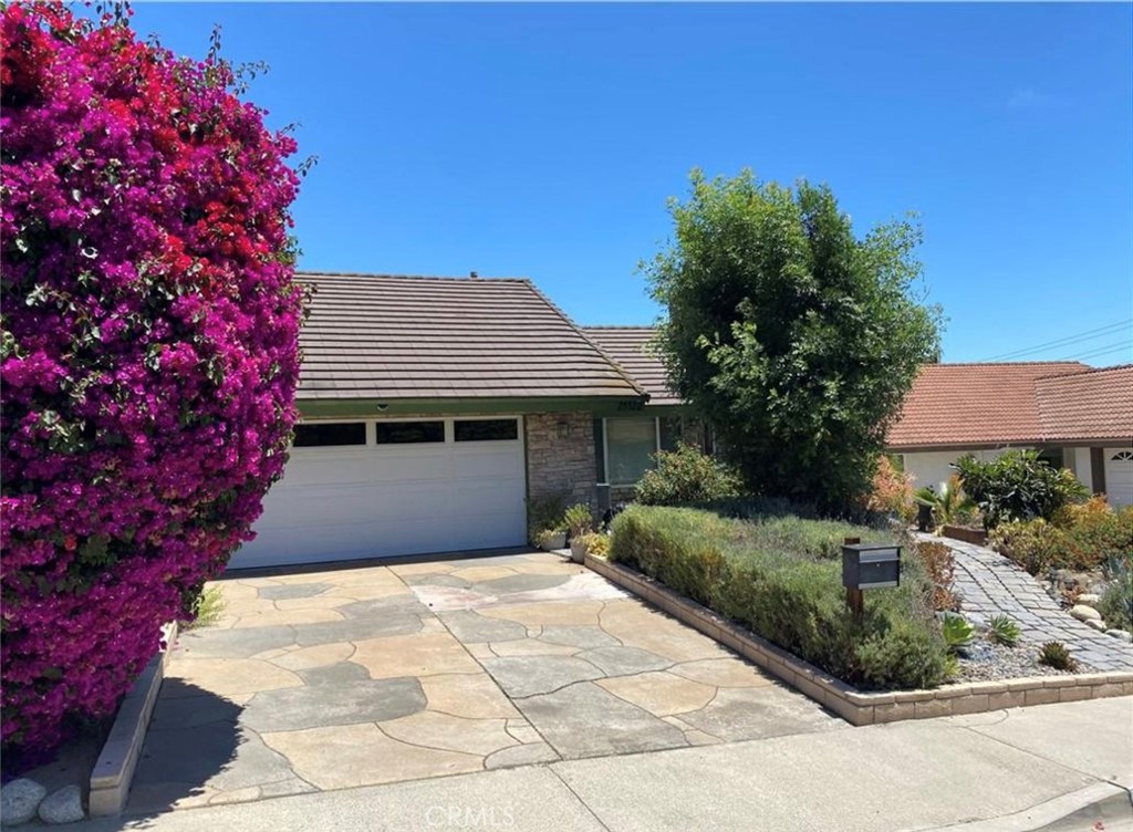 25522 Mackenzie Street