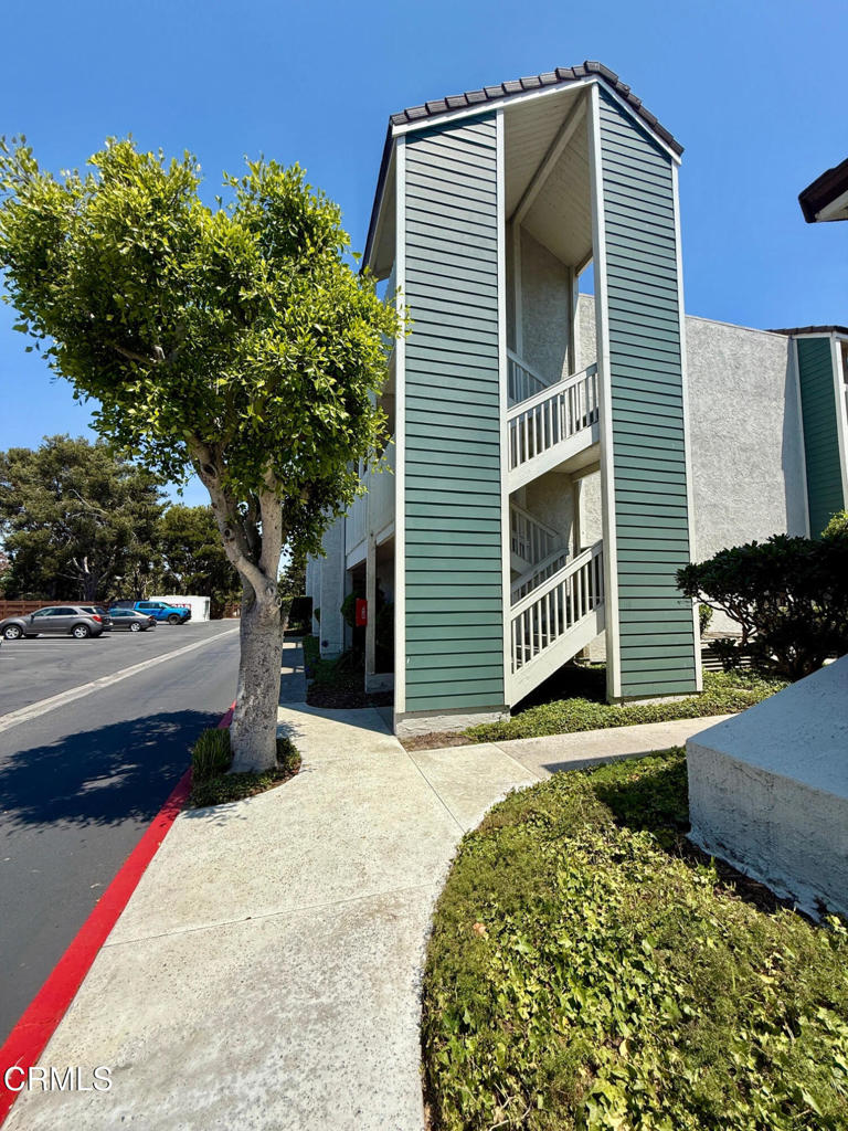 201 S Ventura Road 15